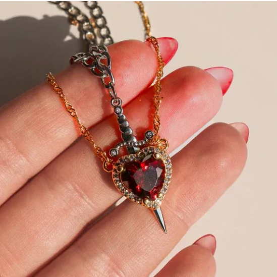 Collier Superposé Sorella™ Cœur & Épée (Un Ensemble)